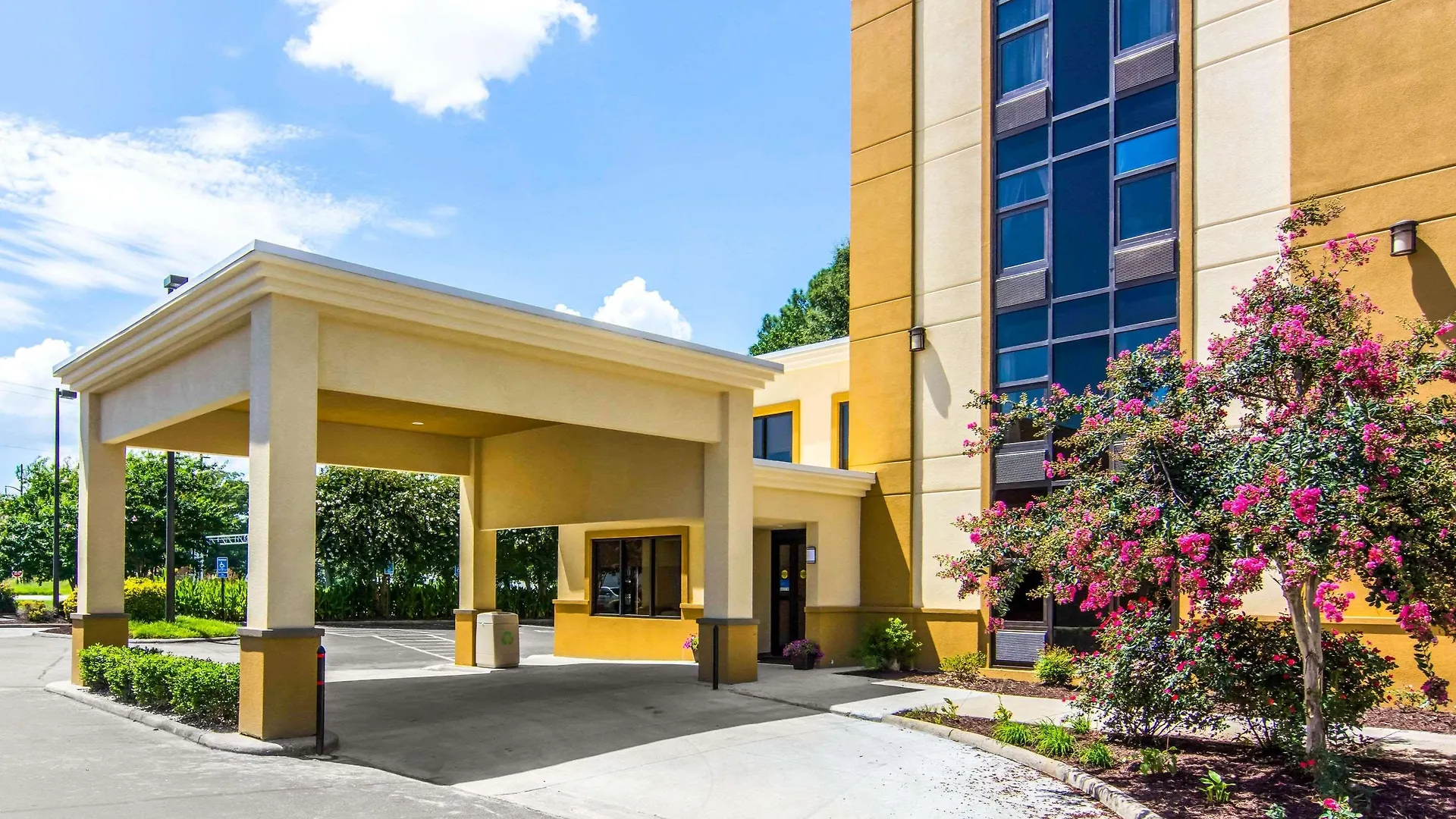 Comfort Inn Newport News-Williamsburg East 2*,